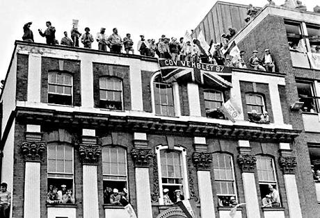 Fans on a Georgian house