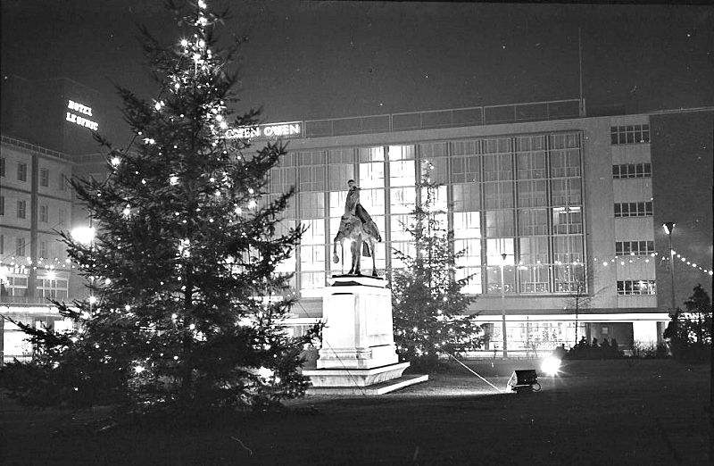 Broadgate, by Trevor Pring